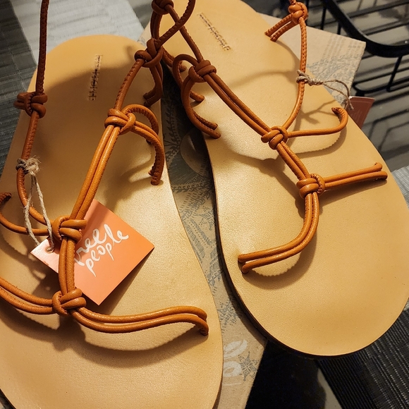 FREE PEOPLE SO STRAPPY SANDALS - Picture 4 of 5